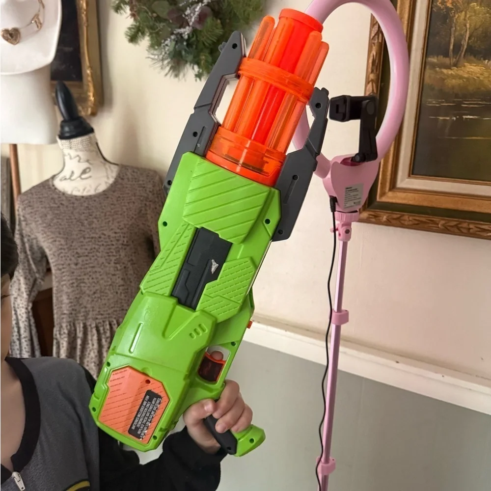 Cyclonic Green and Orange Dart Toy Action Figure Play-set Gun